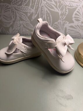 Stride Rite White Bow Mary Jane Baby Walker Shoes
